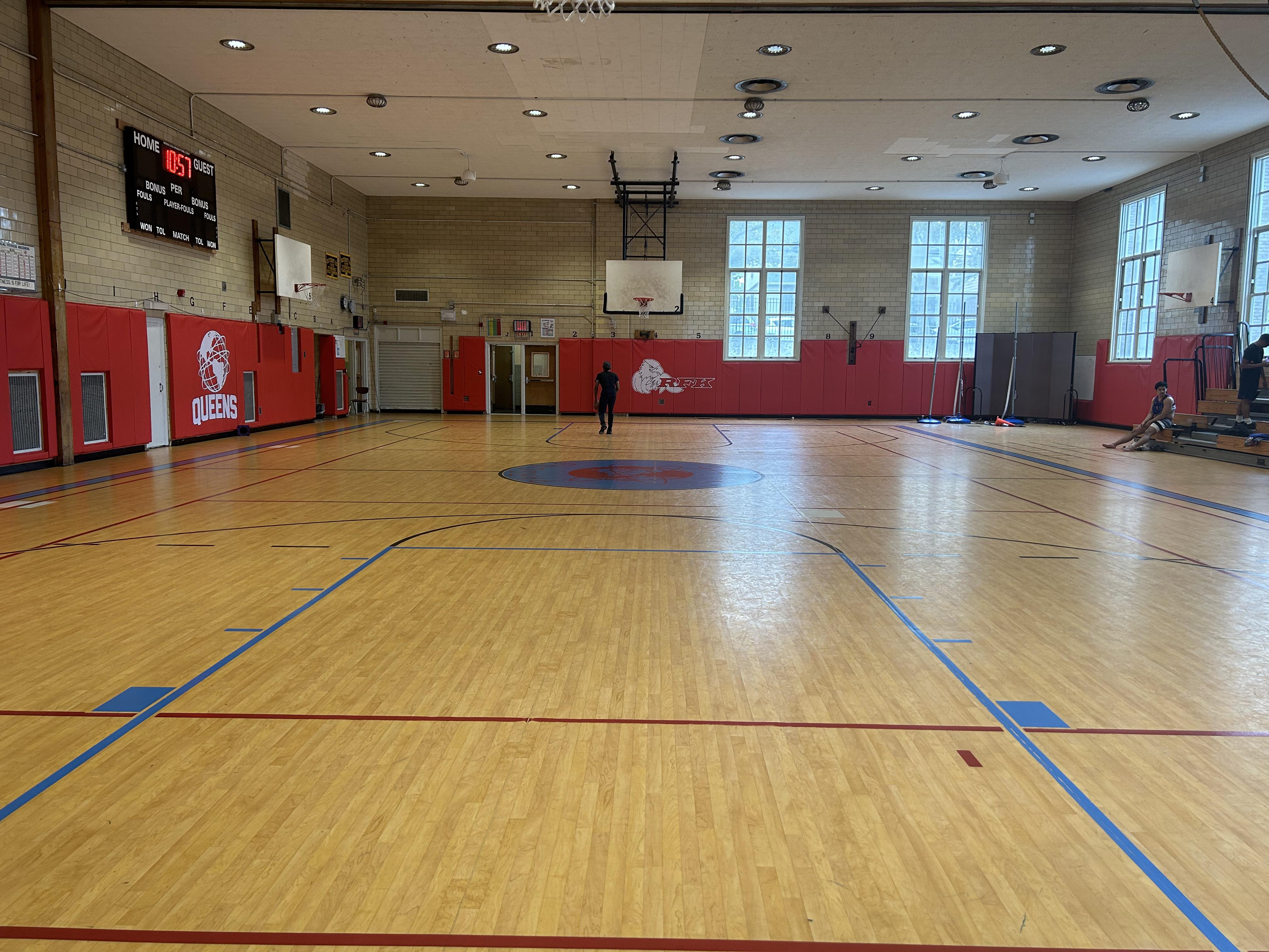 Q252 Open Gyms | Image 1